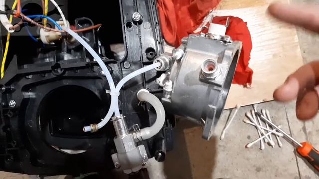 Если кофемашина гудит но вода не идет