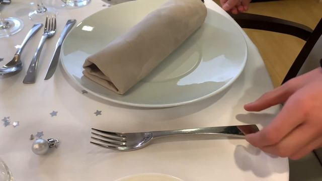 Comment dresser une table de fête ? | Comtesse du Barry x Élèves du lycée Pardailhan смотреть онлайн