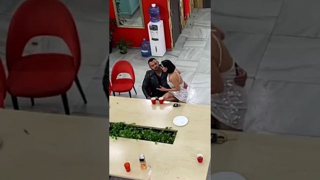 Белая и Грант смотреть онлайн