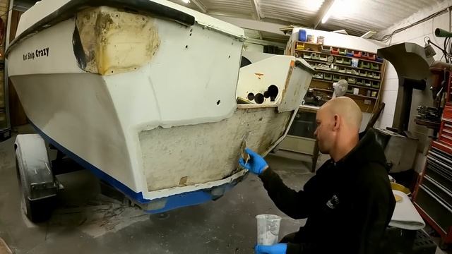 Can We Turn An OLD Boat Into A PRO Fishing Boat? #boatproject #fishingboat