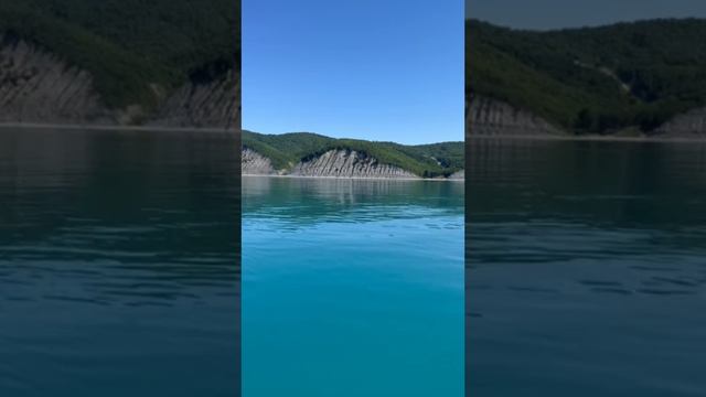 Окрестности Архипо-Осиповки июнь 2024 год 🌤️ вид с борта катамарана Барракуда 🦈 смотреть онлайн