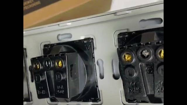 Тройной блок двойная электрическая розетка 16А антенна для ТВ и RJ45 для интернет кабеля серая смотреть онлайн