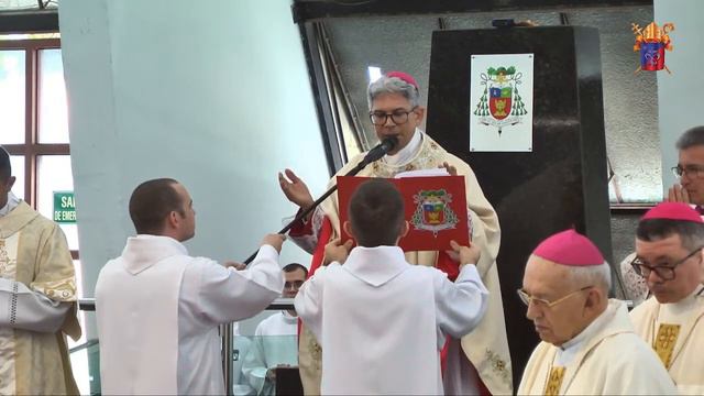 Retransmissão: Posse Canônica de Dom João Santos Cardoso смотреть онлайн