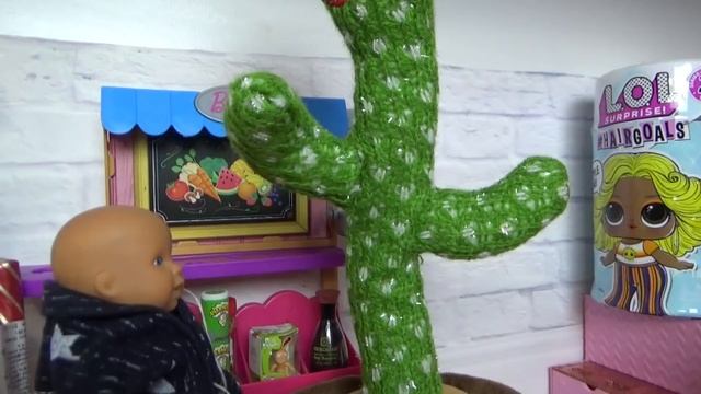 ВАША ЁЛКА АРЕСТОВАНА! Катя и Макс веселая семейка! Смешной сериал куклы в реальной жизни Даринелка смотреть онлайн