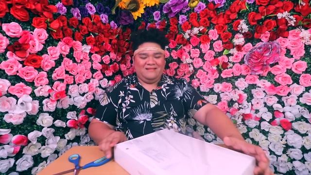 UNBOXING MY NEW LAPTOP (MACBOOK PRO 2019) смотреть онлайн