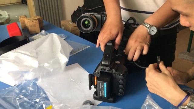Sony PMW-300K1 (Techspot.vn) смотреть онлайн