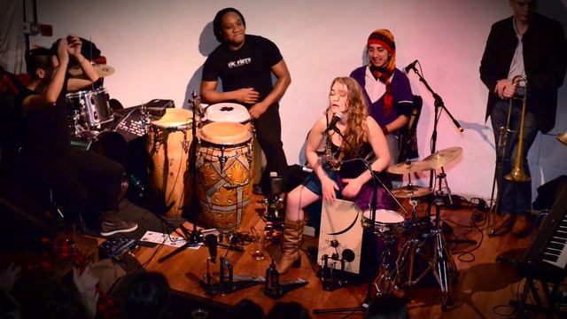 Roland EC-10 El Cajon Demo by Heidi Joubert music percussion drums cajón NAMM 2016 смотреть онлайн