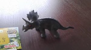Фигурка динозавра Nature World Simba (Симба) в ассортименте