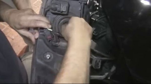 Cambio de lámpara Dodge Caliber / How to Install Replace Headlight Dodge caliber