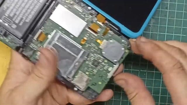 Ремонт New Nintendo 2DS XL - замена грибка смотреть онлайн