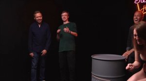 СТЕНДАПЕРЫ ОПЯТЬ РАЗДЕЛИ ДЕВЧОНОК!