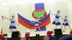 Белый лебедь летал, лебёдушку выкликал (народный танец) Заветинский РДК