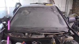Как срезать ветровое стекло в автомобиле Лада Приора 2009г