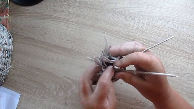 Корзина-уточка. Плетение из газетных трубочек. Рукоделие смотреть онлайн