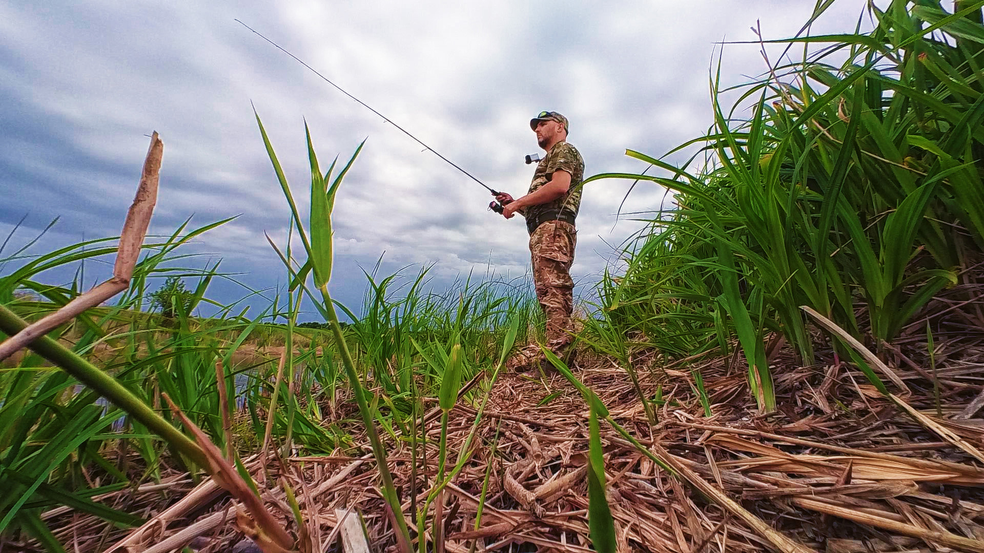 РЫБАЛКА НА СПИННИНГ С БЕРЕГА 2023 смотреть онлайн