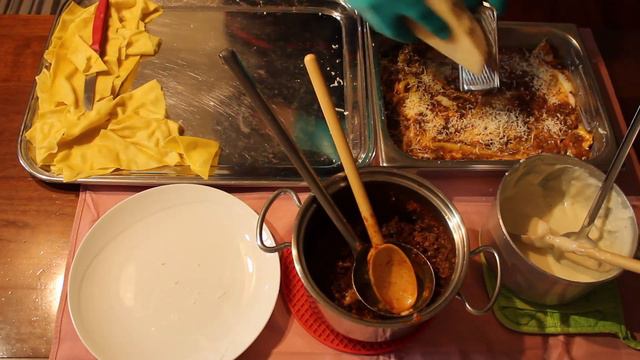 LASAGNE AL FORNO RICETTA || LASAGNE ALLA BOLOGNESE RICETTA смотреть онлайн