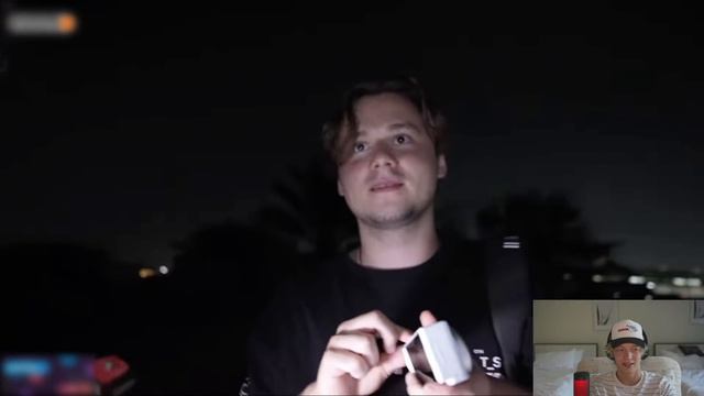 ПАРАДЕЕВИЧ СМОТРИТ: ПОСЕТИЛИ ГОРОД ПРИЗРАК В ПУСТЫНЕ! (feat. Кореш, Парадеич, ФрамеТамер) смотреть онлайн