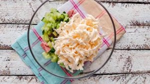 Салат с плавленным сыром и колбасой