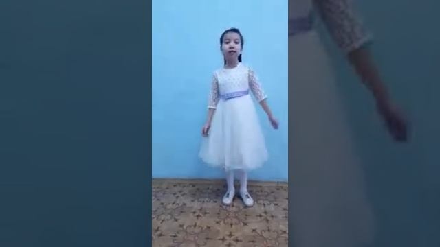 Мустафаева Аяна, ЦКиД п.Лиман, 9 лет. эстрадная песня "Ак мамам" смотреть онлайн