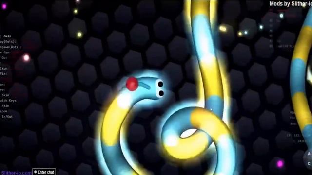 slither.io Миньон против Спанч Боб Скин Бессмертный Змей эпик в slither.io геймплей! смотреть онлайн