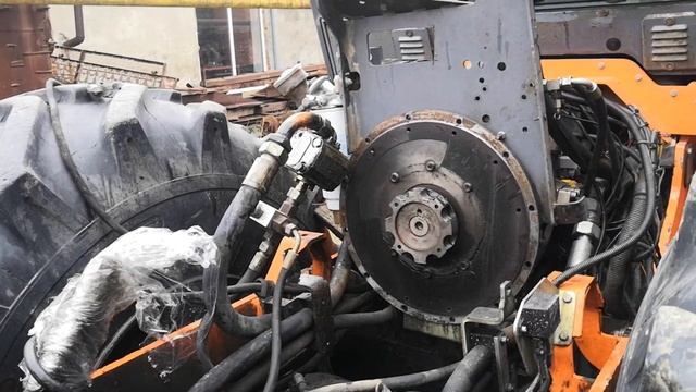 Снятие двигателя на дорожном катке HAMM 3518HT смотреть онлайн