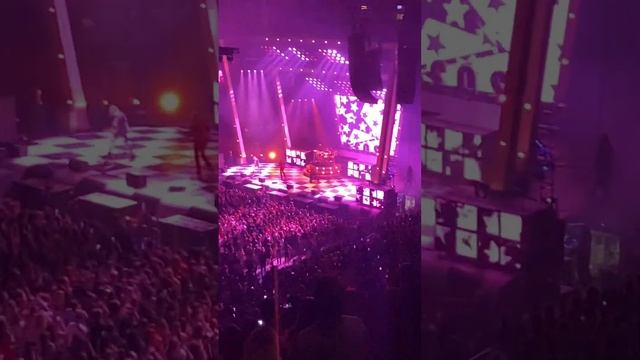 The 5SOS Show - MSG 8/21/23 (pt 6) смотреть онлайн