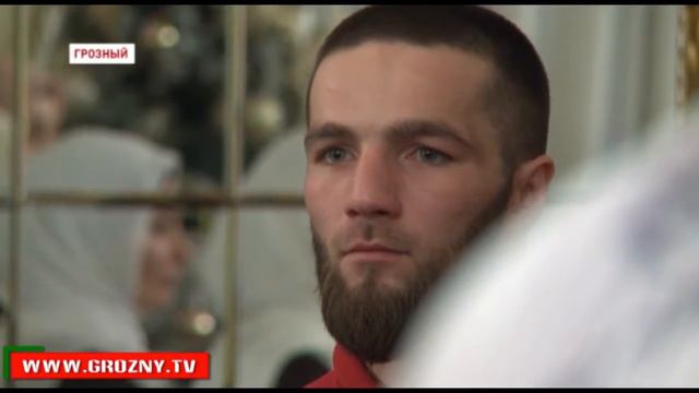Рамзан Кадыров встретился с известными спортсменами Чеченской Республики в Грозном смотреть онлайн