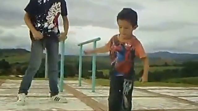 Танец под Drum'n'Bass смотреть онлайн