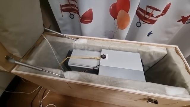 ТТТСССС.... НЕ ШУМИТЕ :) АСИК В ШУМОБОКСЕ... смотреть онлайн