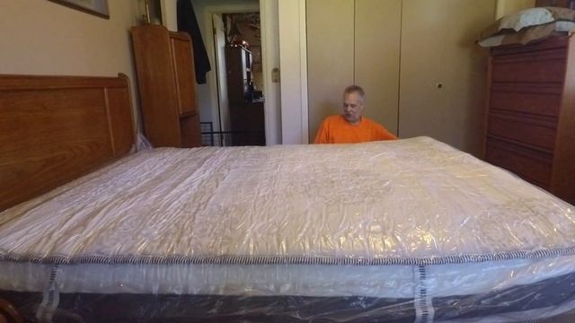 Zinus 12 in. Gel Cool Hybrid Memory Foam Mattress from Amazon (Watch it Expand) смотреть онлайн