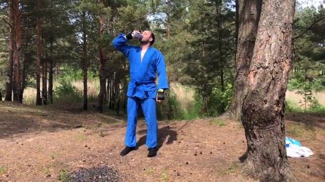 Разбил десять кирпичей четырьмя ударами смотреть онлайн