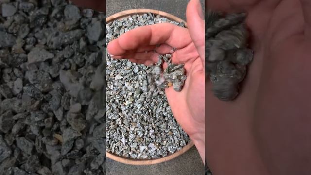 Декоративная каменная крошка Серебрит фракция 5-10мм смотреть онлайн