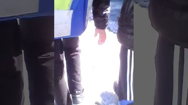 Леонид Ананьев падает в лужу! смотреть онлайн