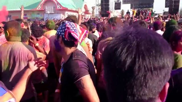 Dubai Wonderland 2015 Holi Raftaar HD смотреть онлайн