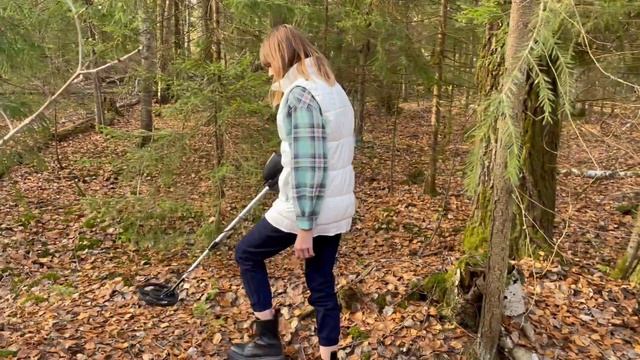 Жена забрала металлоискатель. Чисто женский коп смотреть онлайн