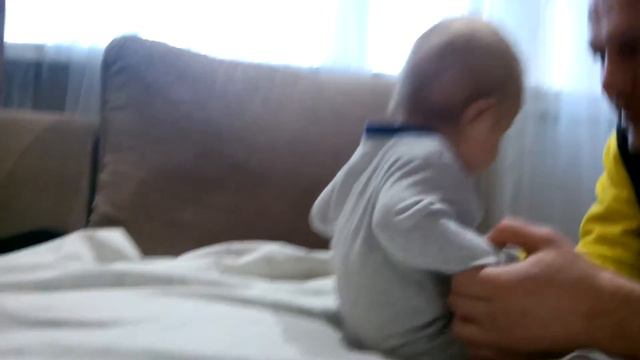 Малышу 3 месяца. Качаем пресс !!! смотреть онлайн