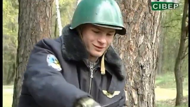 В одній руці автомат, у іншій - Чупа-Чупс смотреть онлайн