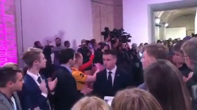 Овации Порошенко в штабе после поражения смотреть онлайн