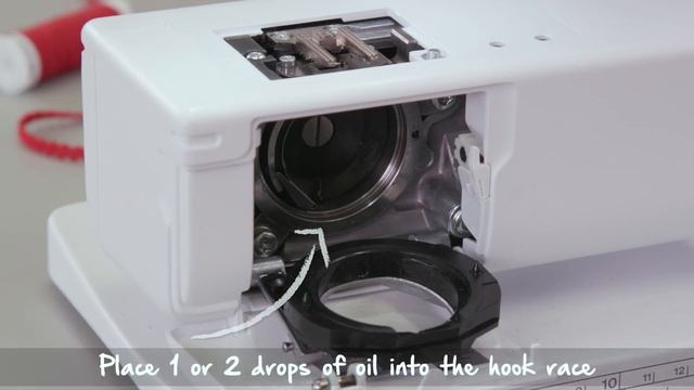Cleaning and oiling of the BERNINA 335 and 325 смотреть онлайн