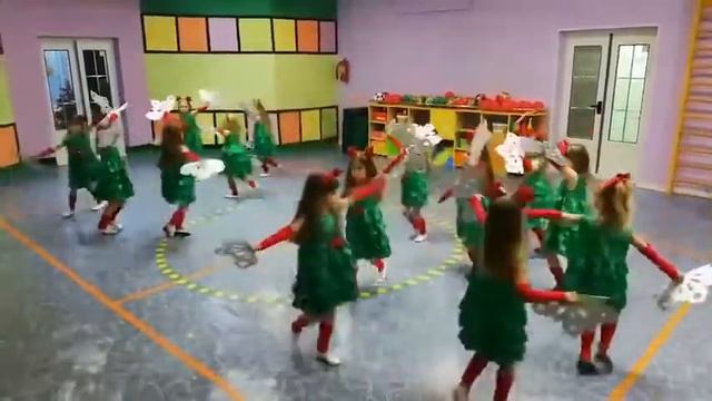 Танец «Елочки-красавицы» смотреть онлайн