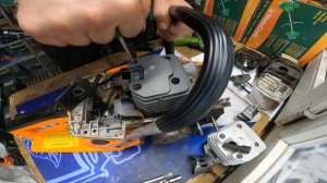 Как поменять поршневую в бензопиле. За 10 минут