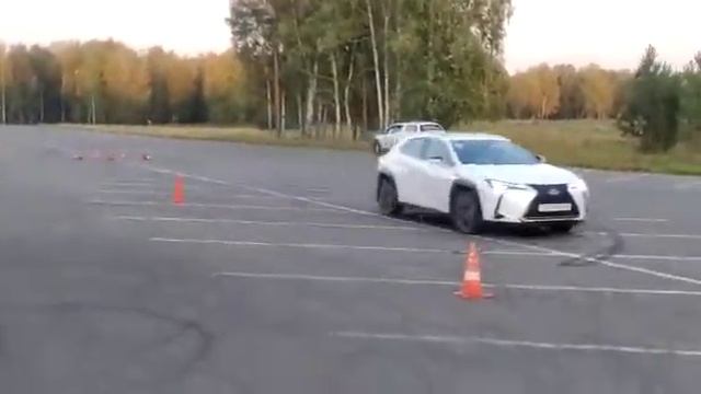 Экстренный объезд препятствия (ТОМСКИЙ ЦЕНТР ВЫСШЕГО ВОДИТЕЛЬСКОГО МАСТЕРСТВА) смотреть онлайн