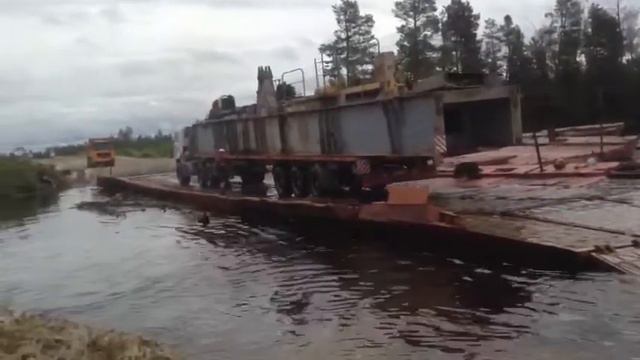 Форсирование водной преграды при доставки негабаритного груза по России смотреть онлайн