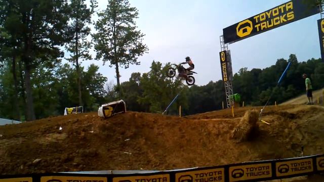 Huge Uphill Triple (Big Gulp) Budds Creek 2011 смотреть онлайн