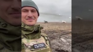 ПО ВЫЖЖЕННОЙ РАВНИНЕ ЗА МЕТРОМ МЕТР ИДУТ ПО УКРАИНЕ  СОЛДАТЫ ГРУППЫ ЦЕНТР...