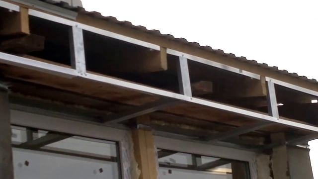 Ремонт,строительство.Подшивка корниза кровли пластиковой вагонкой. смотреть онлайн