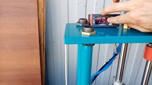 Пневмо термопласт. Ручной термопласт. Настольный станок литья пластика в пресс-форму пневмо ВЛМ