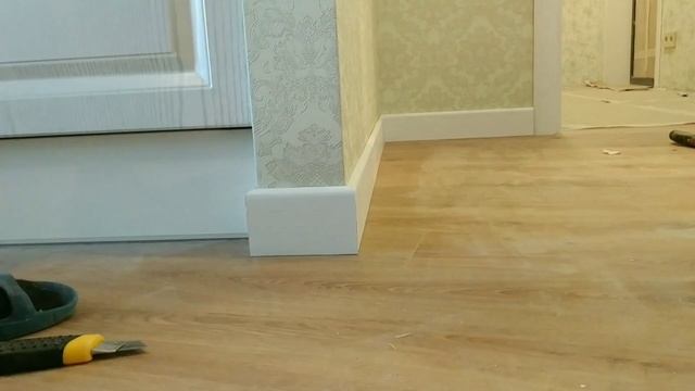 Установка МДФ плинтуса. Округлые стены и наружние углы. смотреть онлайн