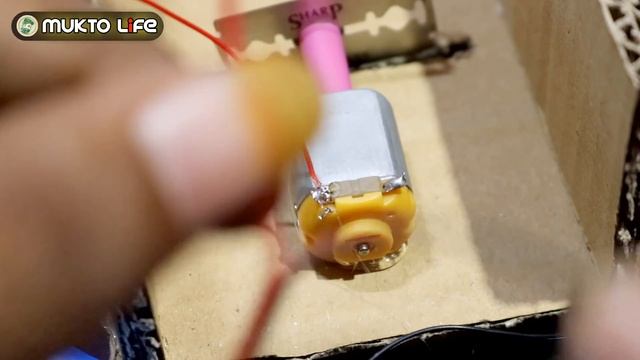 Awsaome Paper Cutter Machine | DIY IDEA | MukTo LiFe Presents смотреть онлайн