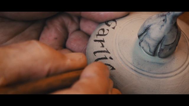 Cinematic Pottery | Making a Garlic Pot смотреть онлайн